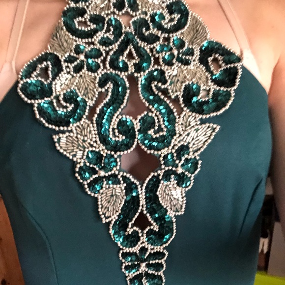 PROM/ FORMAL DARK GREEN DRESS HALTER NECK - Picture 3 of 7